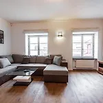 Airhome - Raekoja Plats