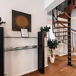 Airhome - Raekoja Plats